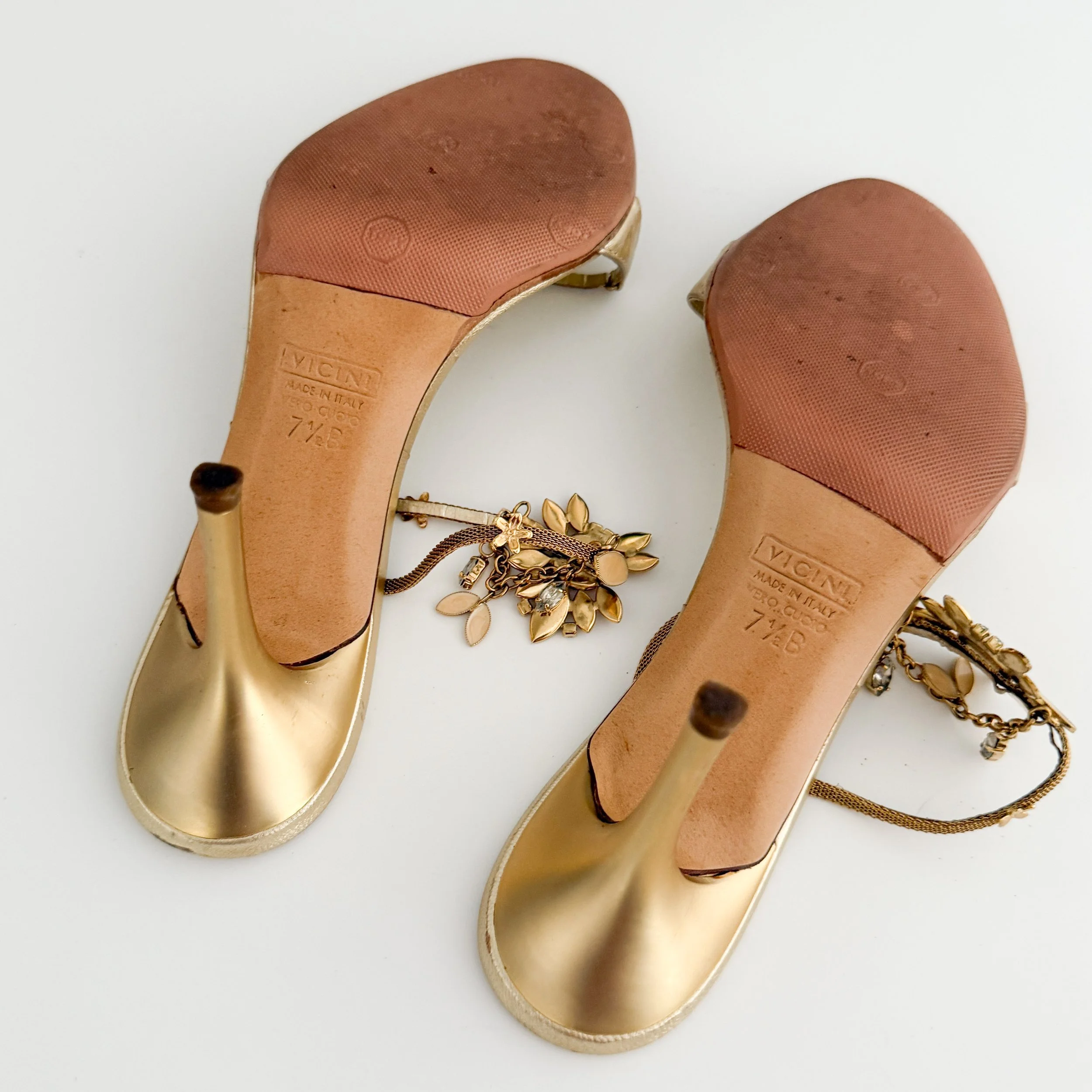 CHANEL ベージュ寄りのモスグリーン リボン付きハイヒール BNIB Chanel 24A Pink Bow Heels with Pearl Strap size 37.5 | eBay